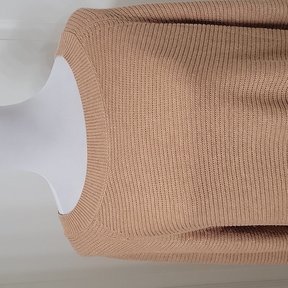 Old Navy Size M Camel Colored Knit Tunic Sweater, High Low Hem, Split Side Seams - Picture 3 of 12